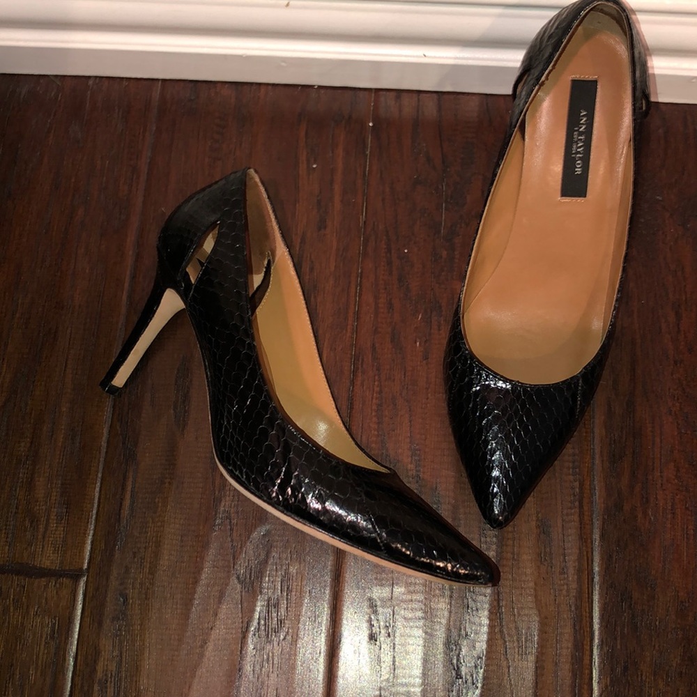 Ann Taylor leather pumps
